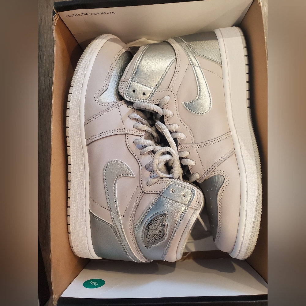 Jordan 1 Neutral Grey Co. Japan Sz 7Y GS